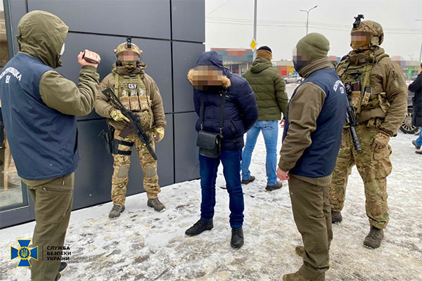 У Харкові контррозвідка СБУ затримала зрадника, який збирав для спецслужб РФ закриту інформацію про новітню українську бронетехніку