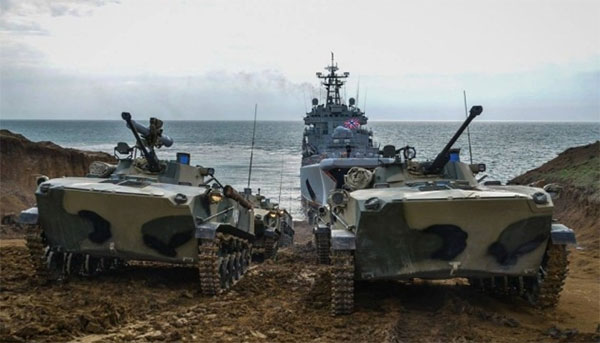 РФ завершує формування ударно-десантного угруповання в Криму