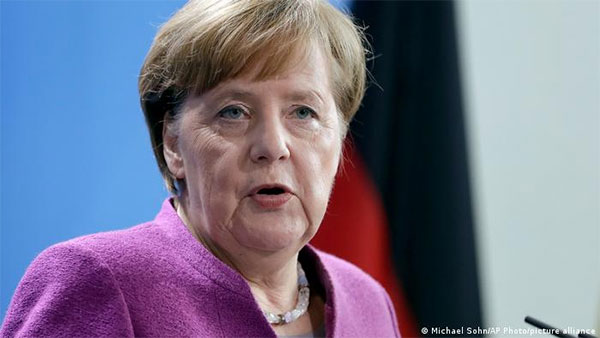 Меркель відкидає версію Мінська щодо інциденту з літаком Ryanair