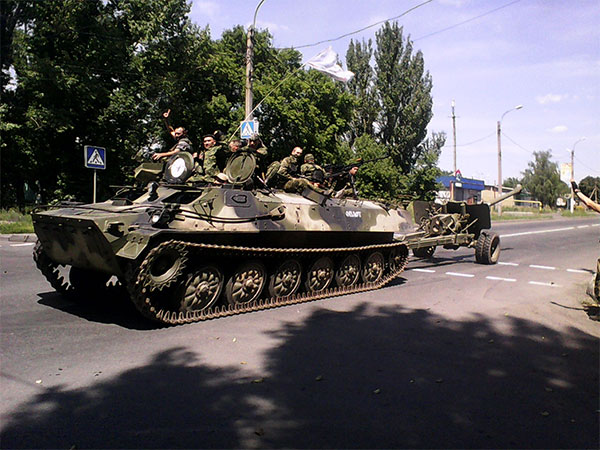Російські війська накопичують озброєння, боєкомплект і пальне 1-го і 2-го АК 8-ї армії  