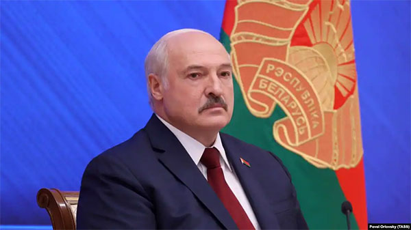 Лукашенко про С-400: «1200 кілометрів кордону з Україною. Нам доведеться закривати цей периметр»
