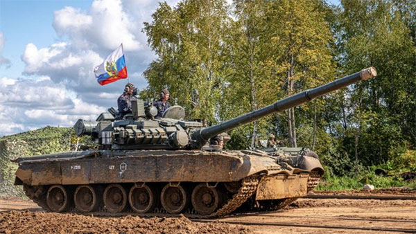Україна звинувачує Росію у підготовці нападу. Кремль каже, що це США нагнали сил з-за океану
