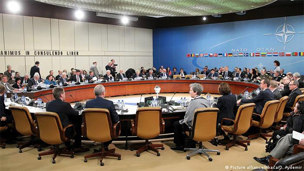 Глави МЗС країн НАТО зустрінуться для обговорення військової активності РФ