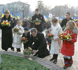 Україна вимагає світового засудження комуністичного терору Україна вимагає світового засудження комуністичного терору