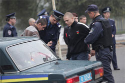 Запорізька міліція обшукує підозрюваних в українському  націоналізмі