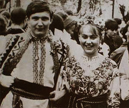 Володимир Івасюк з однокурсницею Мусею Соколовською, якій присвятив “Червону руту” Володимир Івасюк з однокурсницею Мусею Соколовською, якій присвятив “Червону руту”