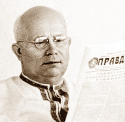 Микита Сергiйович Хрущов (15.04.1894 - 11.09.1971) ходив у вишиванцi Микита Сергiйович Хрущов (15.04.1894 - 11.09.1971) ходив у вишиванцi